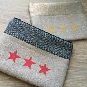 Pochette 3 étoiles rouge