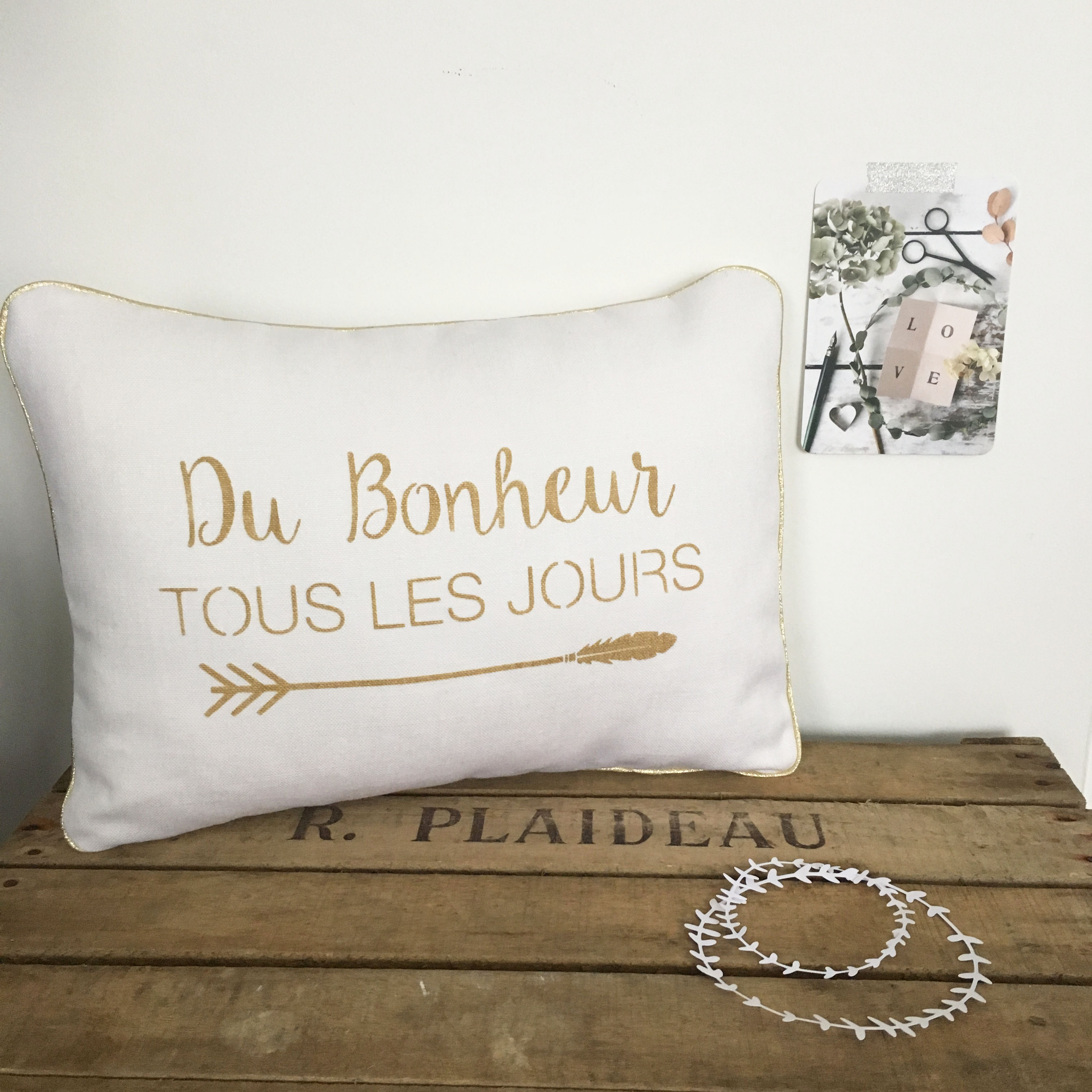 Coussin lin blanc Du bonheur tous les jours Or